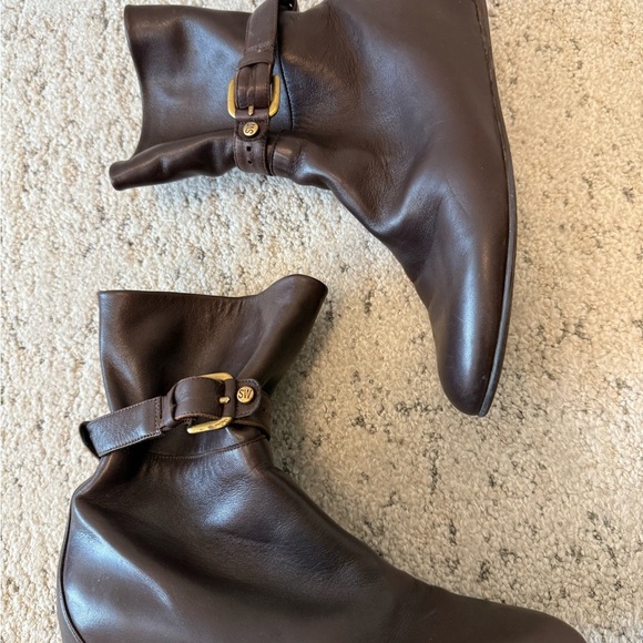 Stuart Weitzman size 8 mint near new condition chocolate brown platform booties - Picture 3 of 13